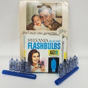 Vintage‎ Sylvania Blue Dot AG1B Flashbulbs 1960s 1970s 1 Open Box Quantity (9)